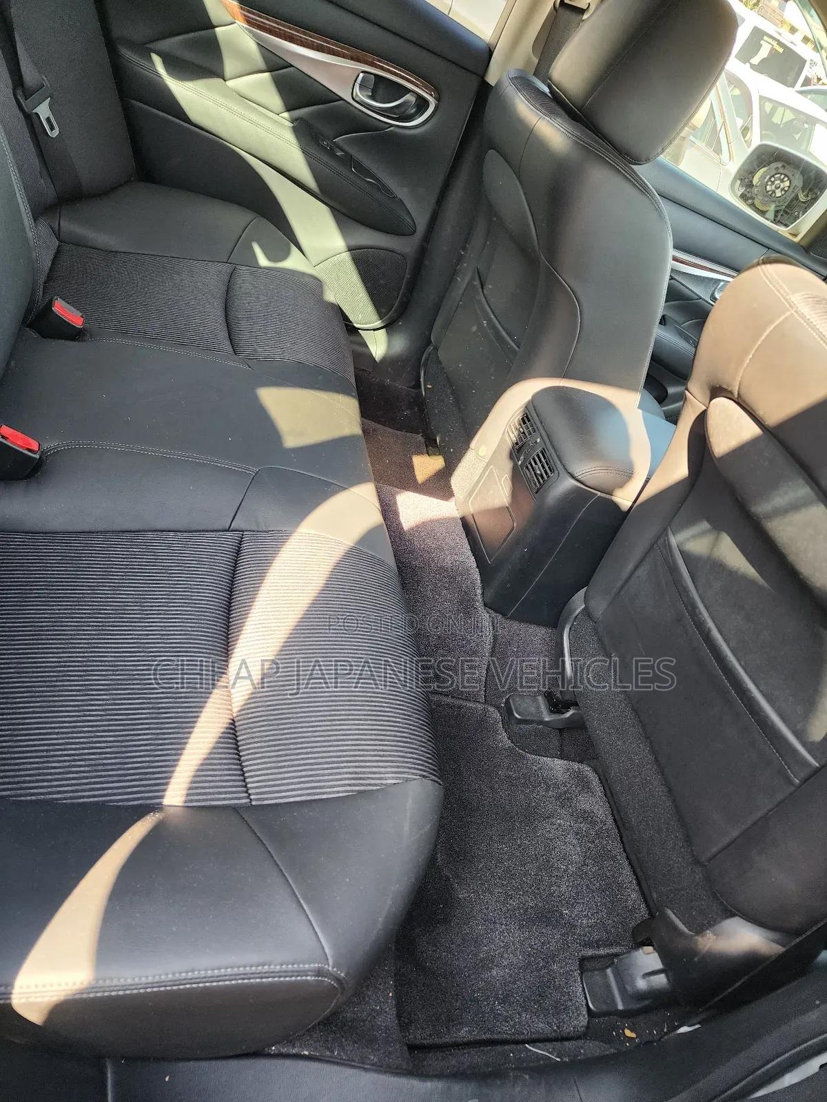 Nissan Fuga 2014 Silver