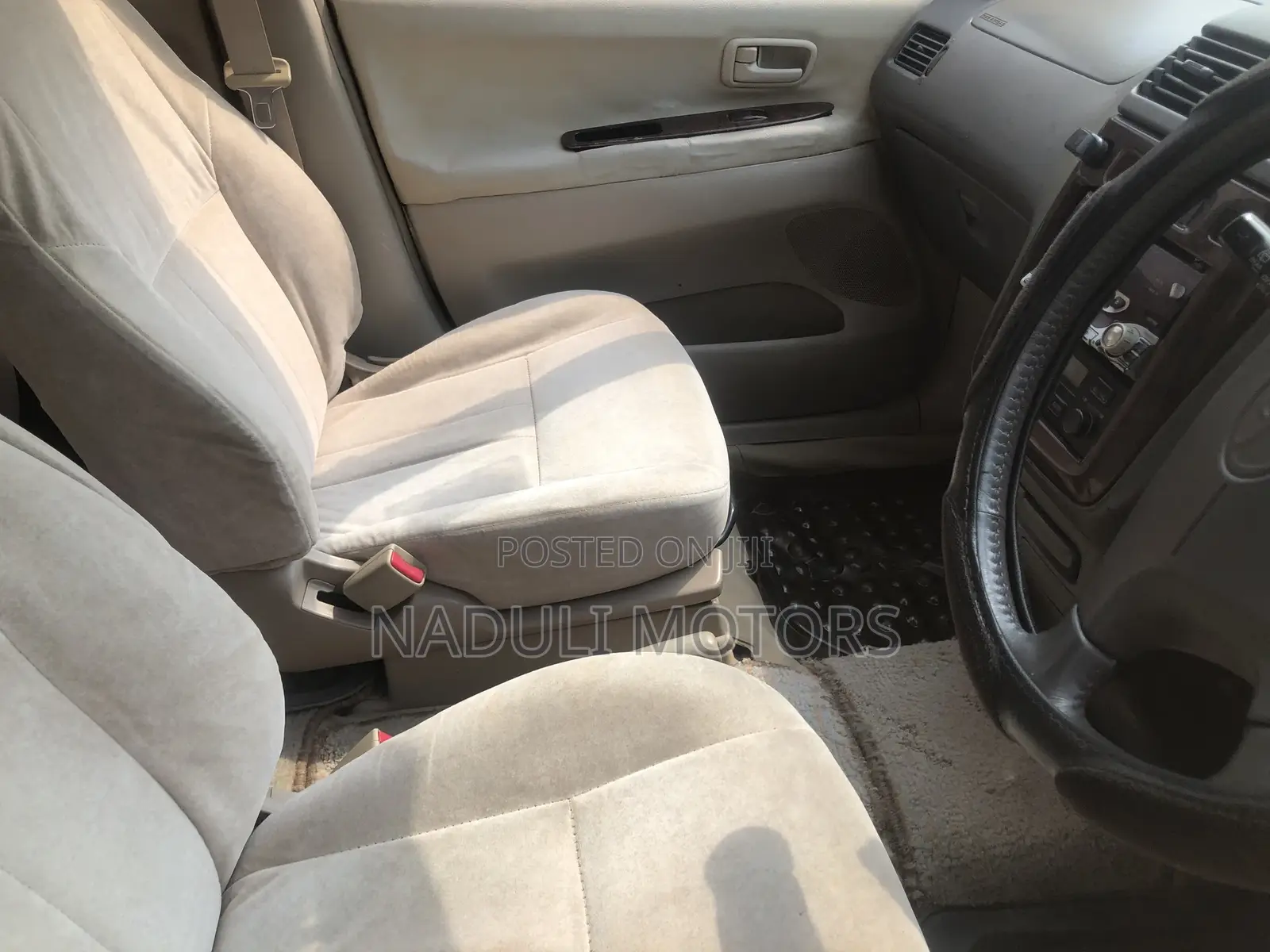 Toyota Ipsum 2000 Gold