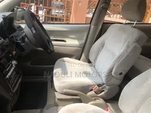 Toyota Ipsum 2000 Gold