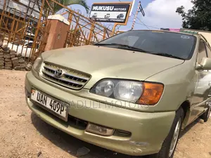 Toyota Ipsum 2000 Gold