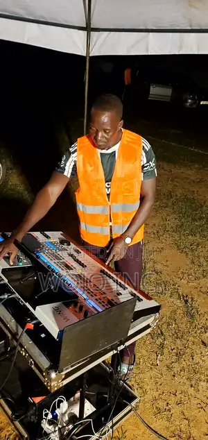 The Baddest DJS Around Town