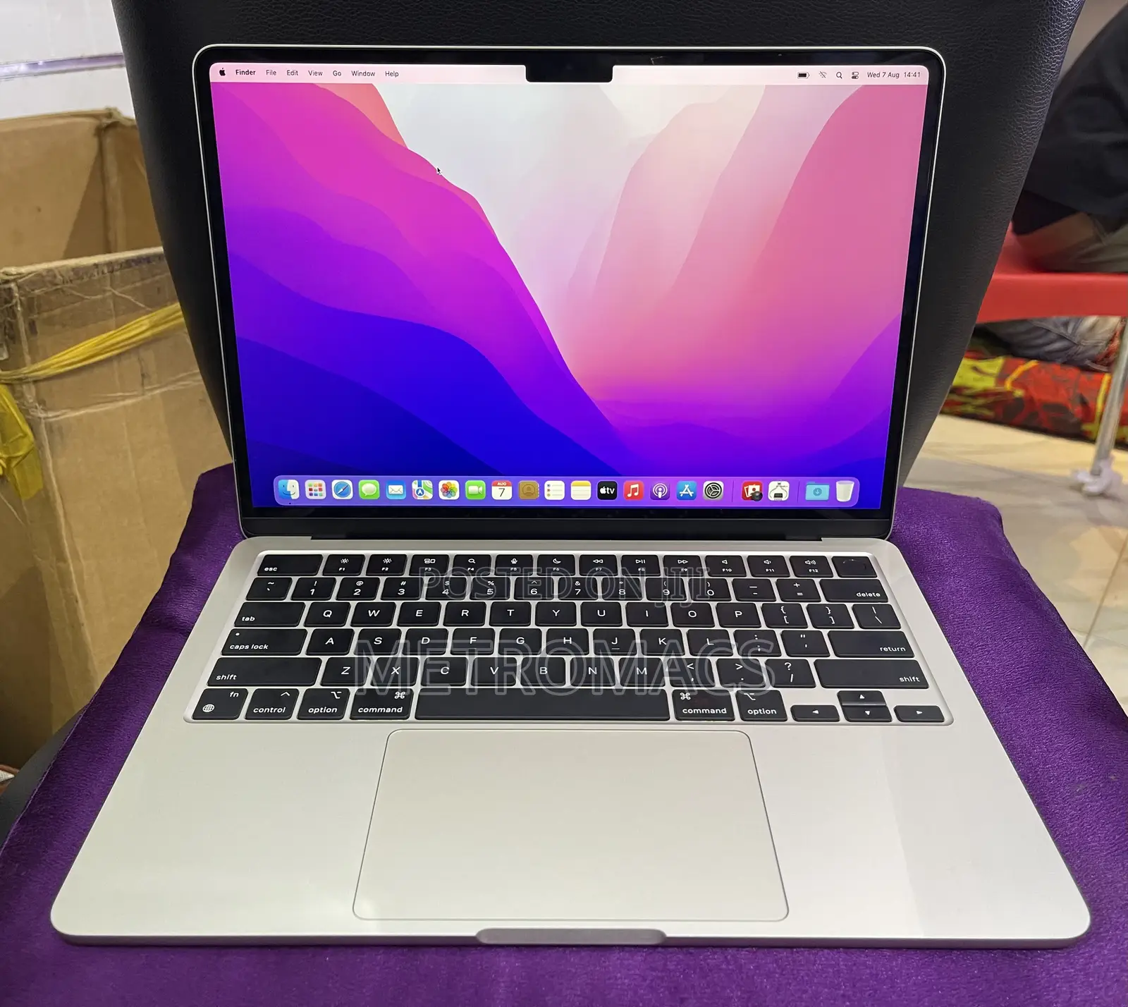 New Laptop Apple MacBook Air 2022 M2 8GB Apple M2 SSD 256GB