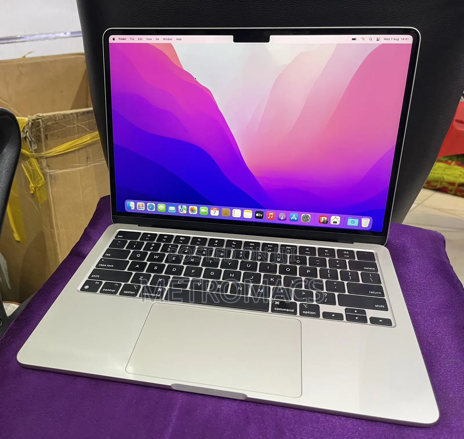New Laptop Apple MacBook Air 2022 M2 8GB Apple M2 SSD 256GB