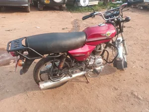 Bajaj Boxer 100 2022 Red