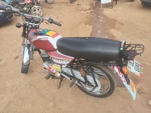 Bajaj Boxer 100 2019 Red