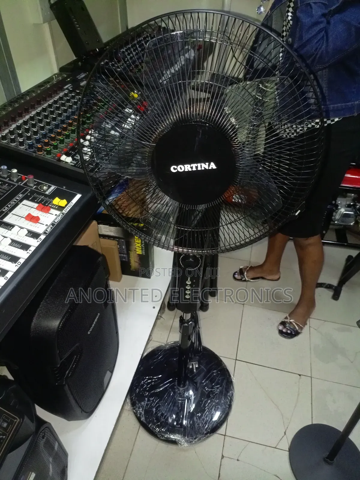 Cortina Standing Fans
