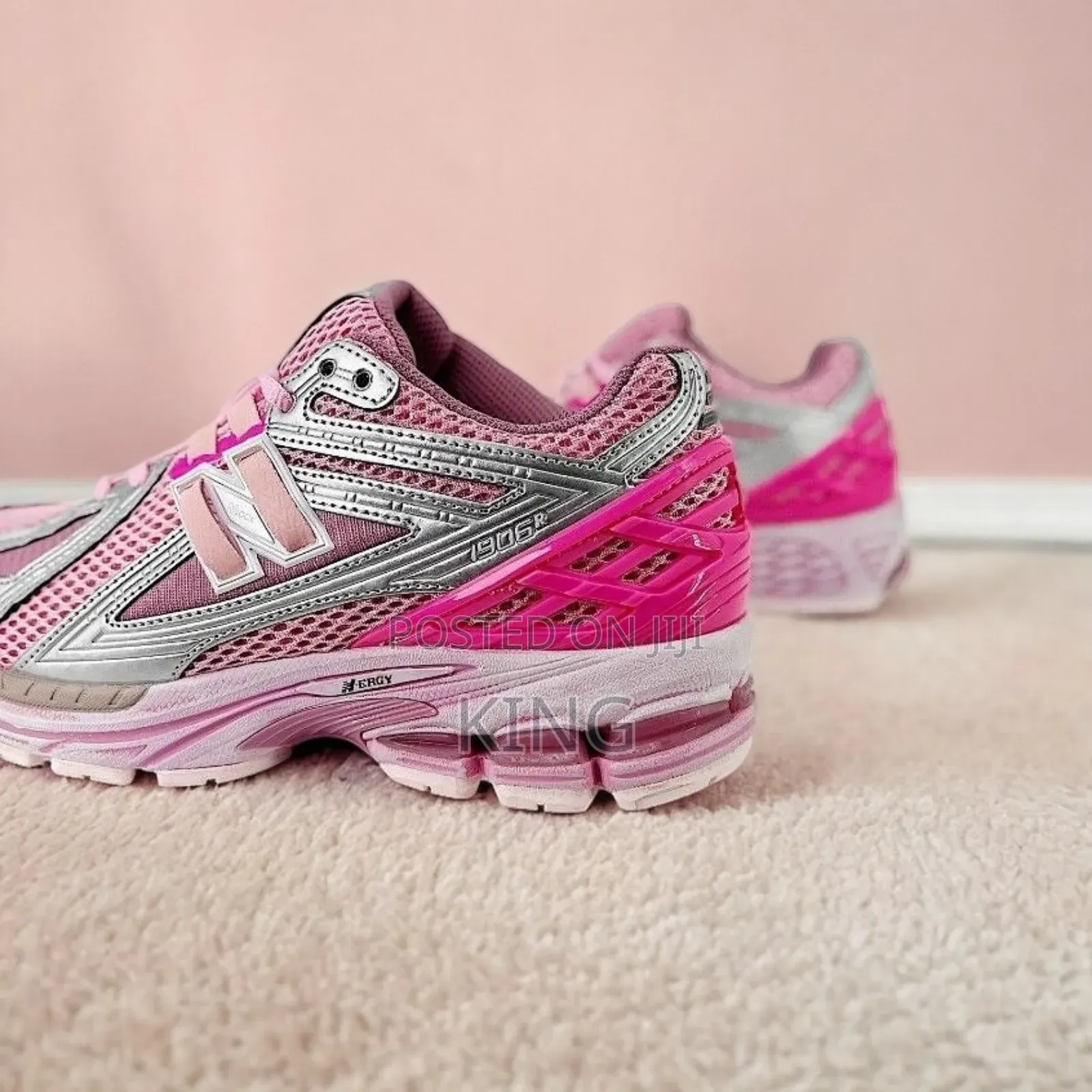 New Balance 1906R Pink Casual Sneakers
