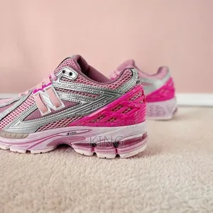 New Balance 1906R Pink Casual Sneakers