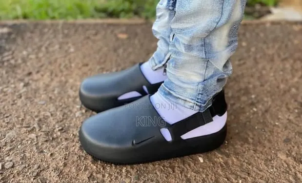 Nike Black Crocs Mule in Central Division Shoes, Pilot