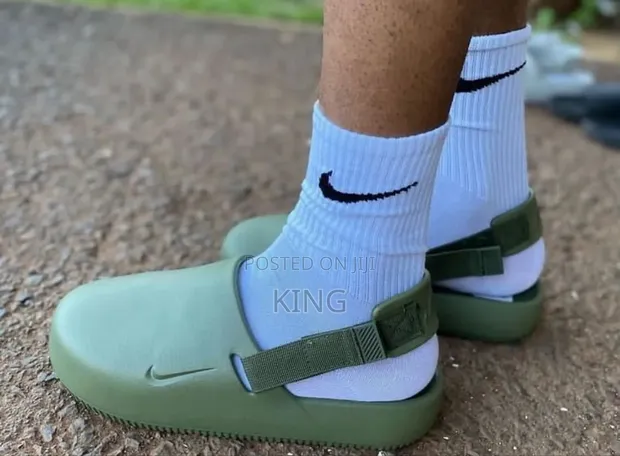 Nike Army in Central Division Shoes, Pilot King
