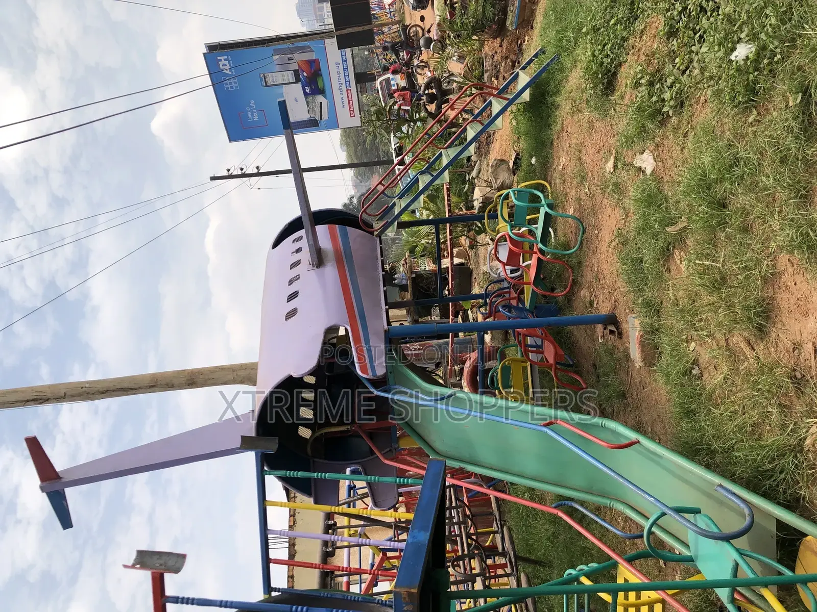 Aeroplane Swings / Swings