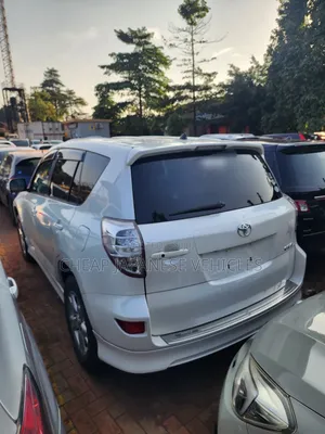 Toyota RAV4 2010 White