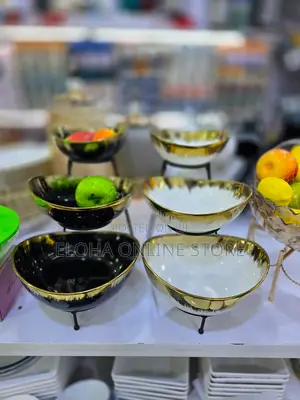3 Tier Fruit Bowl Set With a Metallic Rack