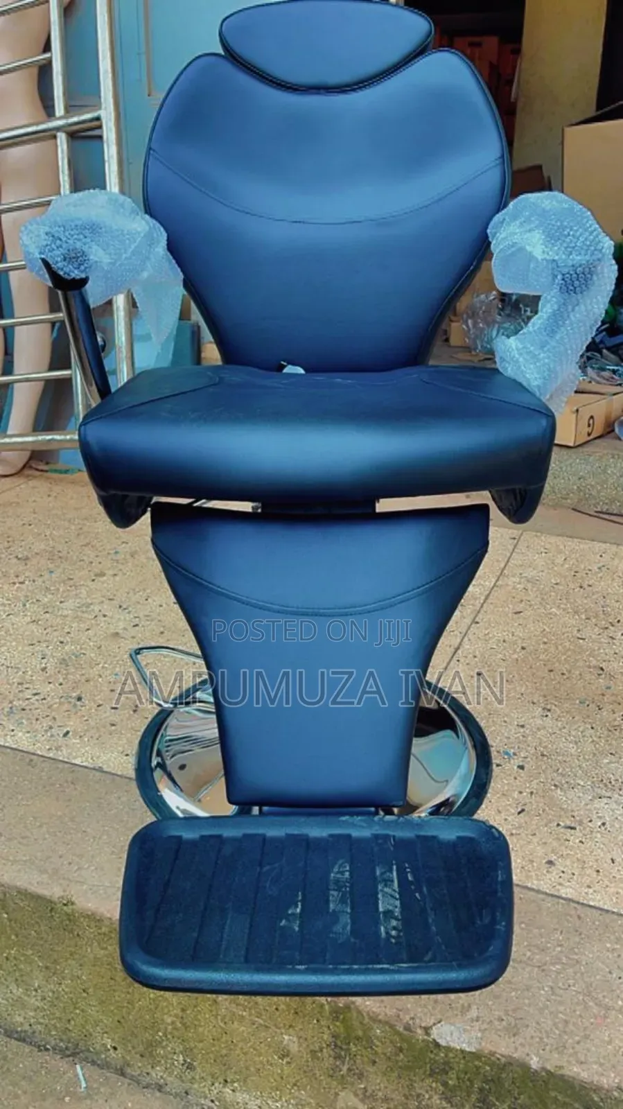 Scrub and Massage Chair 261b