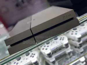 PS4 White Edition