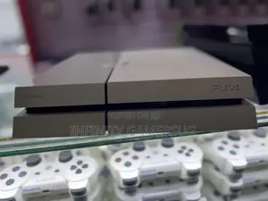 PS4 White Edition
