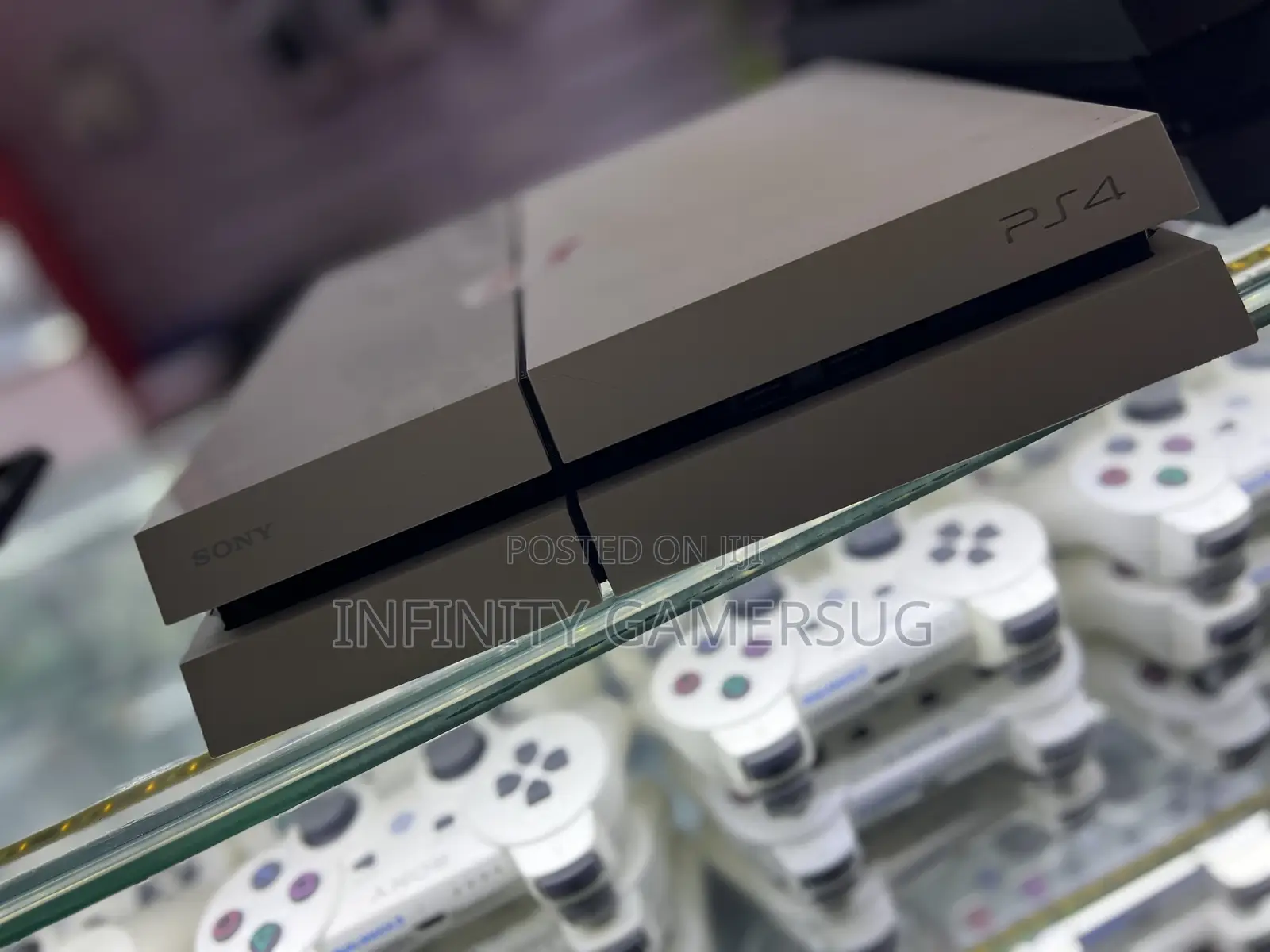 PS4 White Edition
