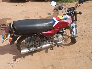 Bajaj Boxer 2015 Red