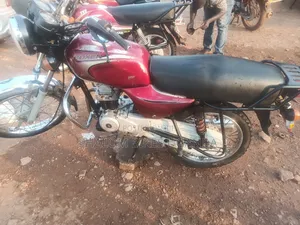 Bajaj Boxer 2019 Red