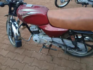 Bajaj Boxer 2023 Red