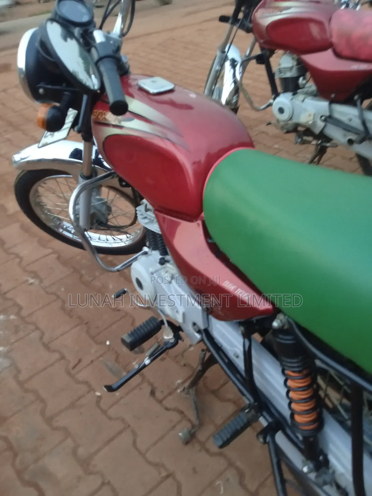 Bajaj Boxer BM100ES 2023 Red