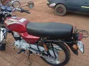 Bajaj Boxer 100 2023 Red