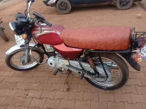 Bajaj Boxer BM100ES 2023 Red