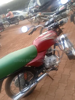 Bajaj Boxer 2023 Red