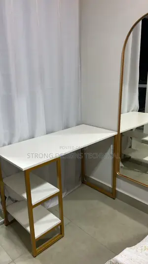 Metallic Manicure Table And Nail Polish Display SET.