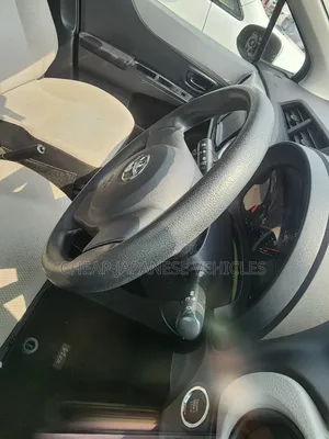 Toyota Vitz 1.0 FWD 5dr 2012 Silver
