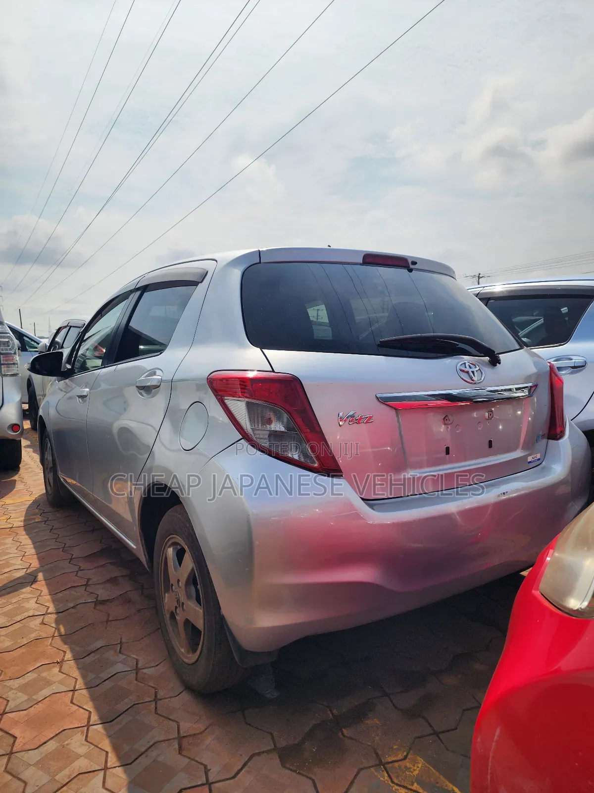 Toyota Vitz 1.0 FWD 5dr 2012 Silver