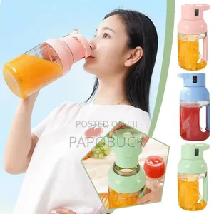 Electric Rechargeable Fruit Juicer With 8 Blades