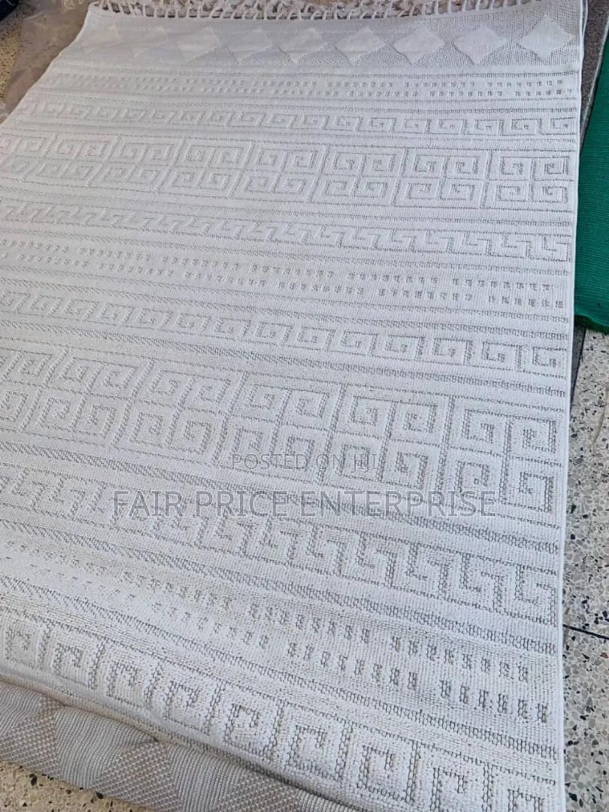 Classic Rug Center Carpet 150cm by 200cm