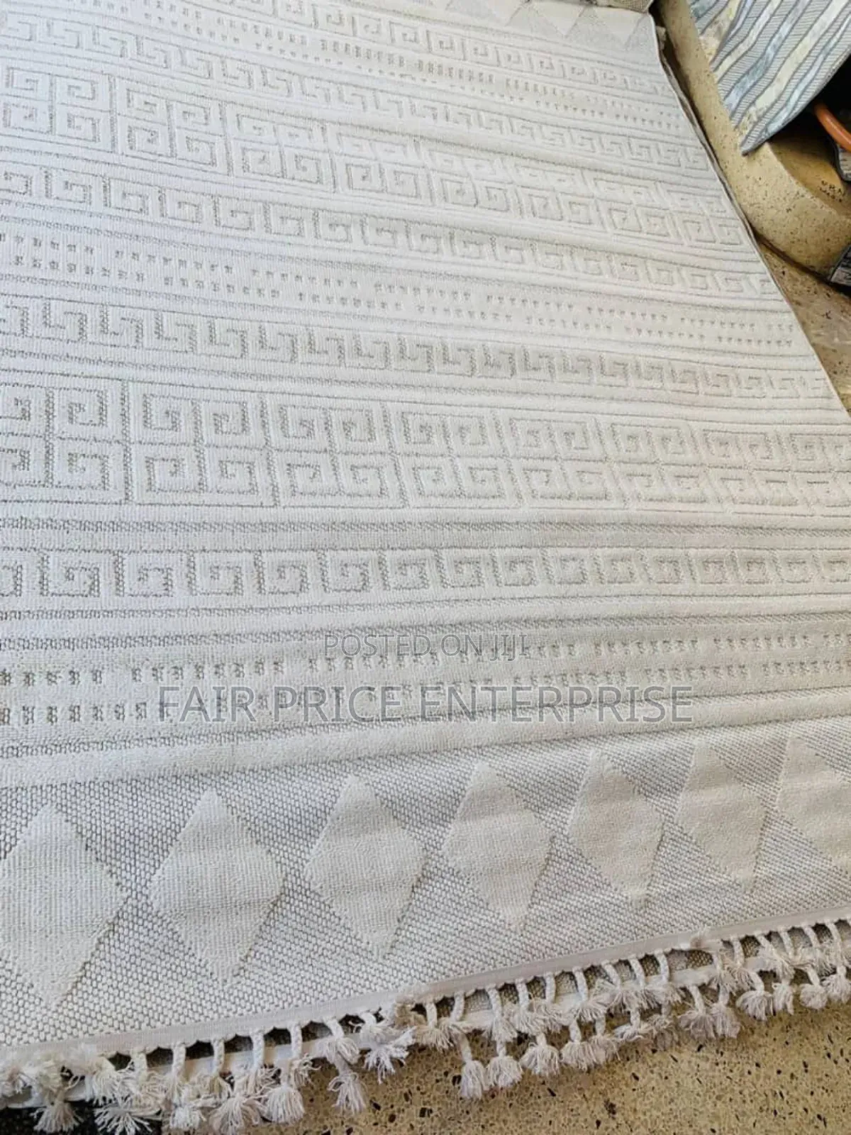 Classic Rug Center Carpet 150cm by 200cm