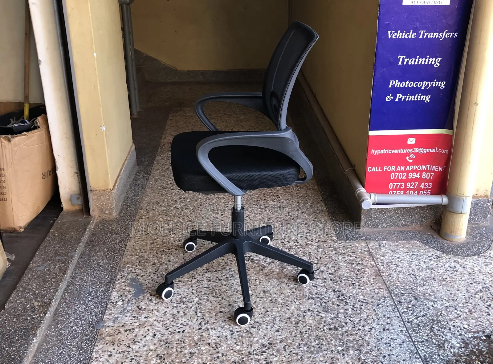 Office Chairs With Armrests