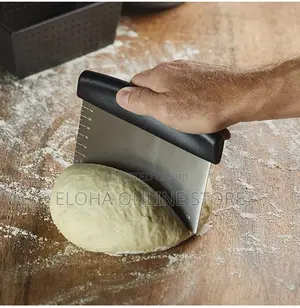 Stainless Steel Pastry Cutter With Measuring Marks for Bread