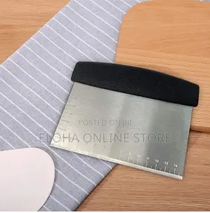 Stainless Steel Pastry Cutter With Measuring Marks for Bread