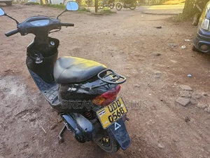 Photo - Honda Dio 2007 Red