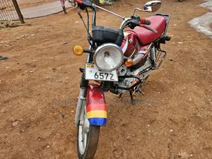 TVS HLX 125 2023 Red