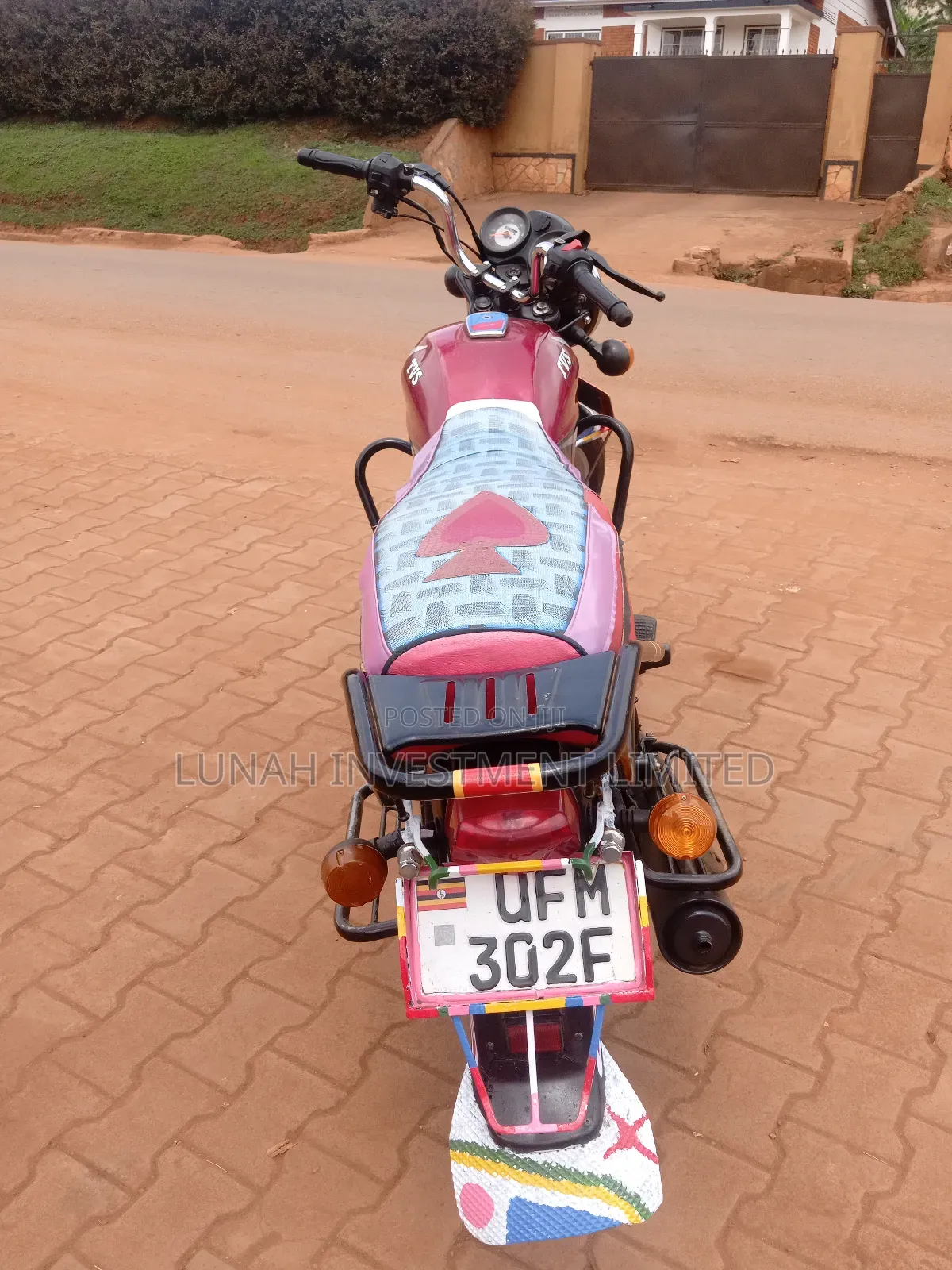 TVS HLX 125 2023 Red
