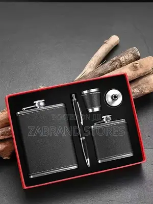 Hip Whiskey Flask Set