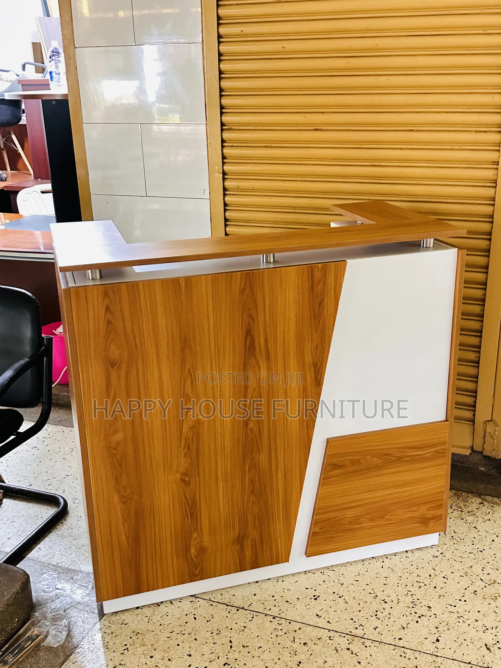 RECEPTION DESK (1.4 Meters)