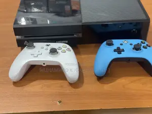 Xbox One 2 Pads (Ea Fc 256+ 9 Games)