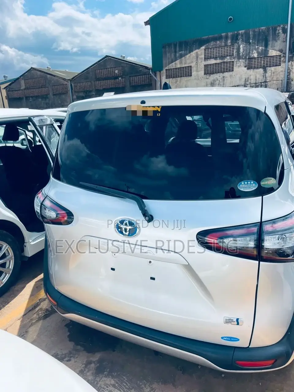 Toyota Sienta 1.5 Hybrid FWD (6-seater) 2016 Silver