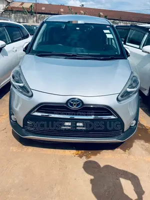 Toyota Sienta 1.5 Hybrid FWD (6-seater) 2016 Silver