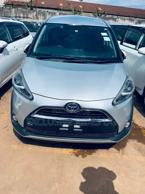 Toyota Sienta 1.5 Hybrid FWD (6-seater) 2016 Silver