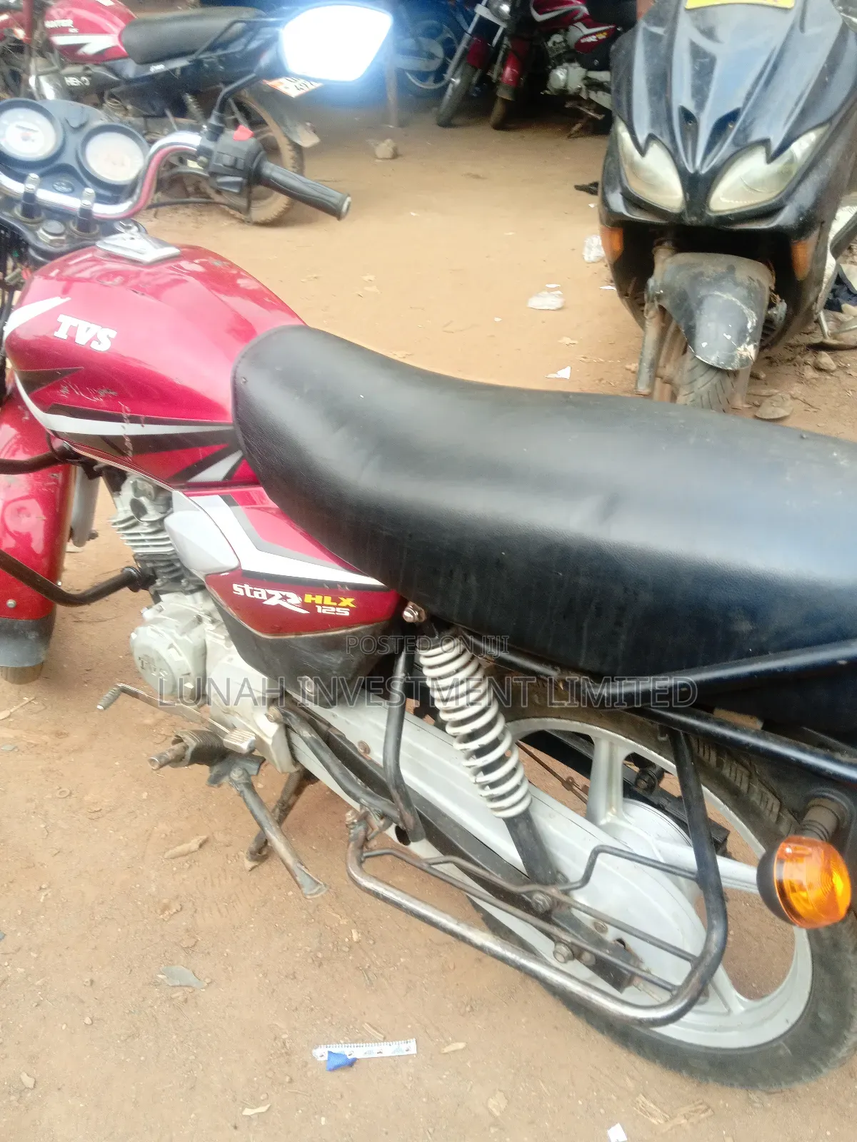 TVS HLX 125 2023 Red