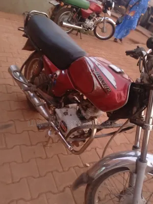 Bajaj Boxer BM100ES 2023 Red