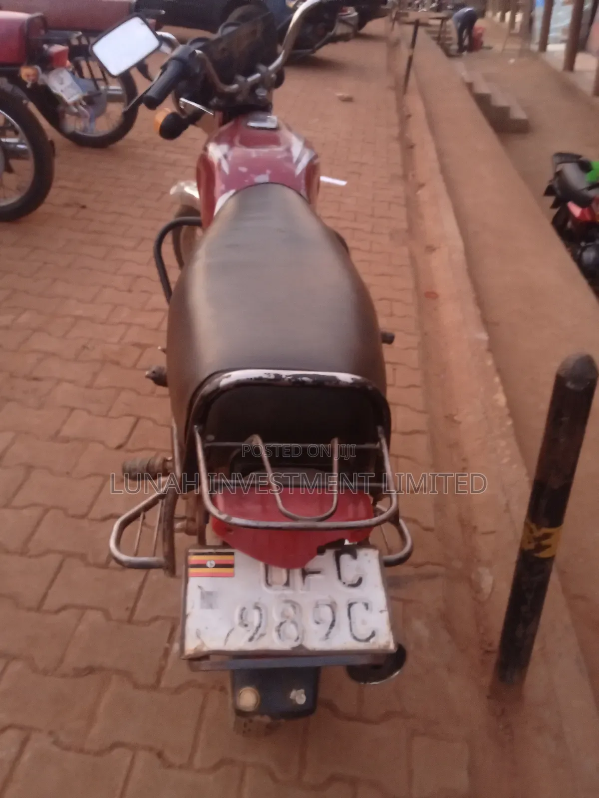 Bajaj Boxer BM100ES 2023 Red