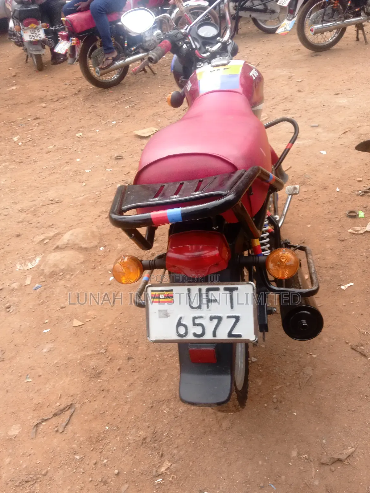 Bajaj Boxer BM100ES 2023 Red